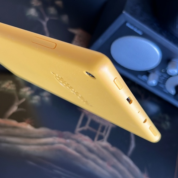 Amazon Fire HD8 16GB WIFI 8” Tablet - Picture 4 of 5